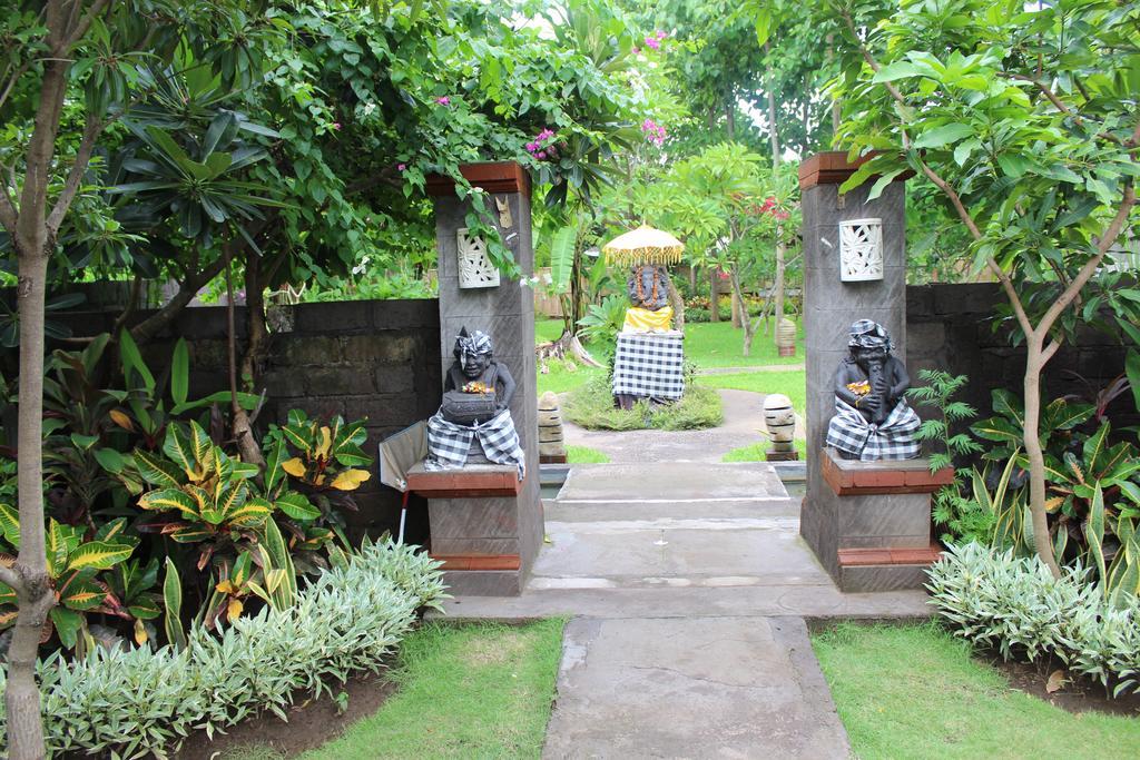 Van Karning Bungalow เปมูเตรัน ภายนอก รูปภาพ